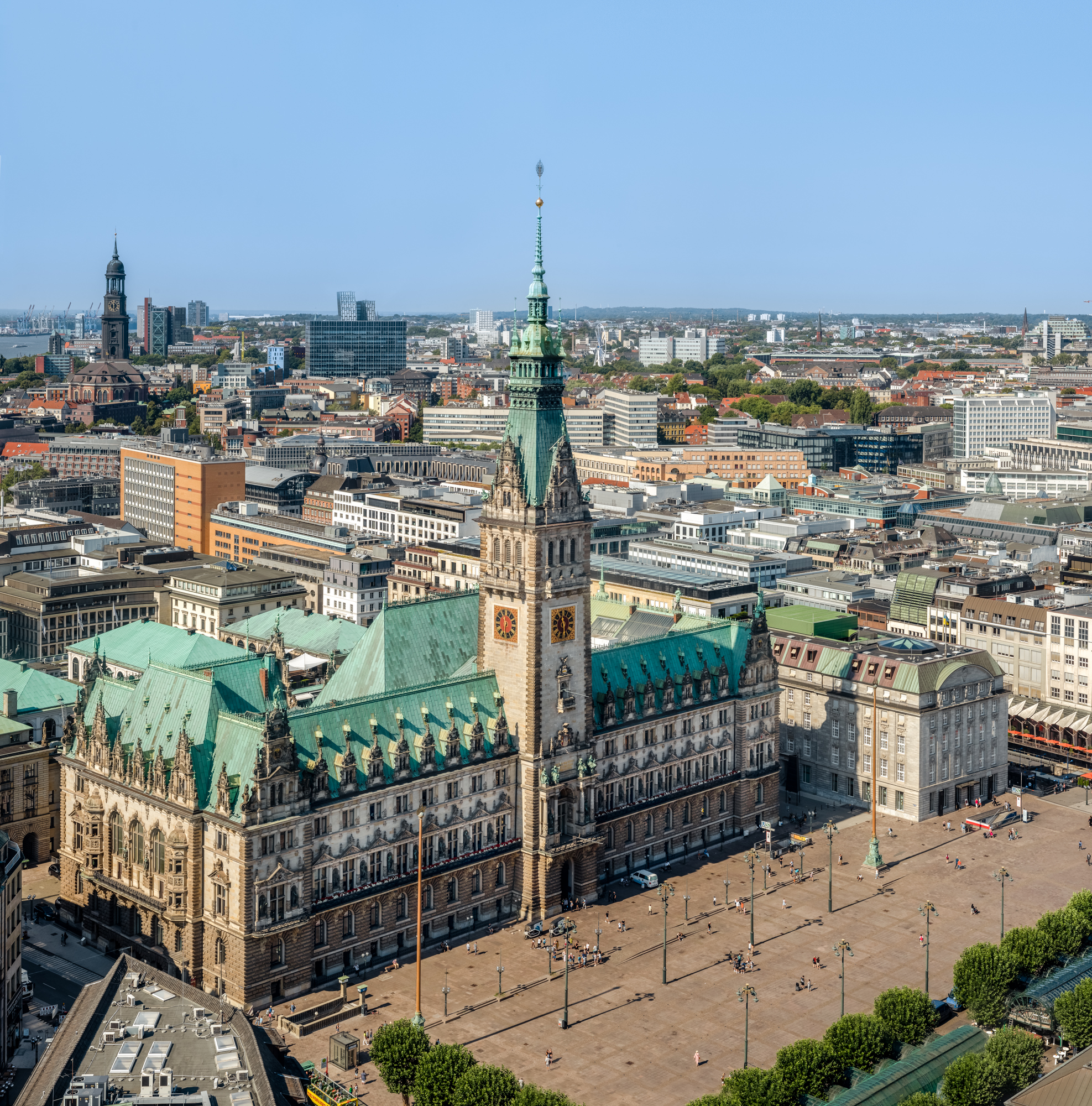 Hamburger Rahaus - Blick vom St. Petriturm - barrierefreies Rathaus