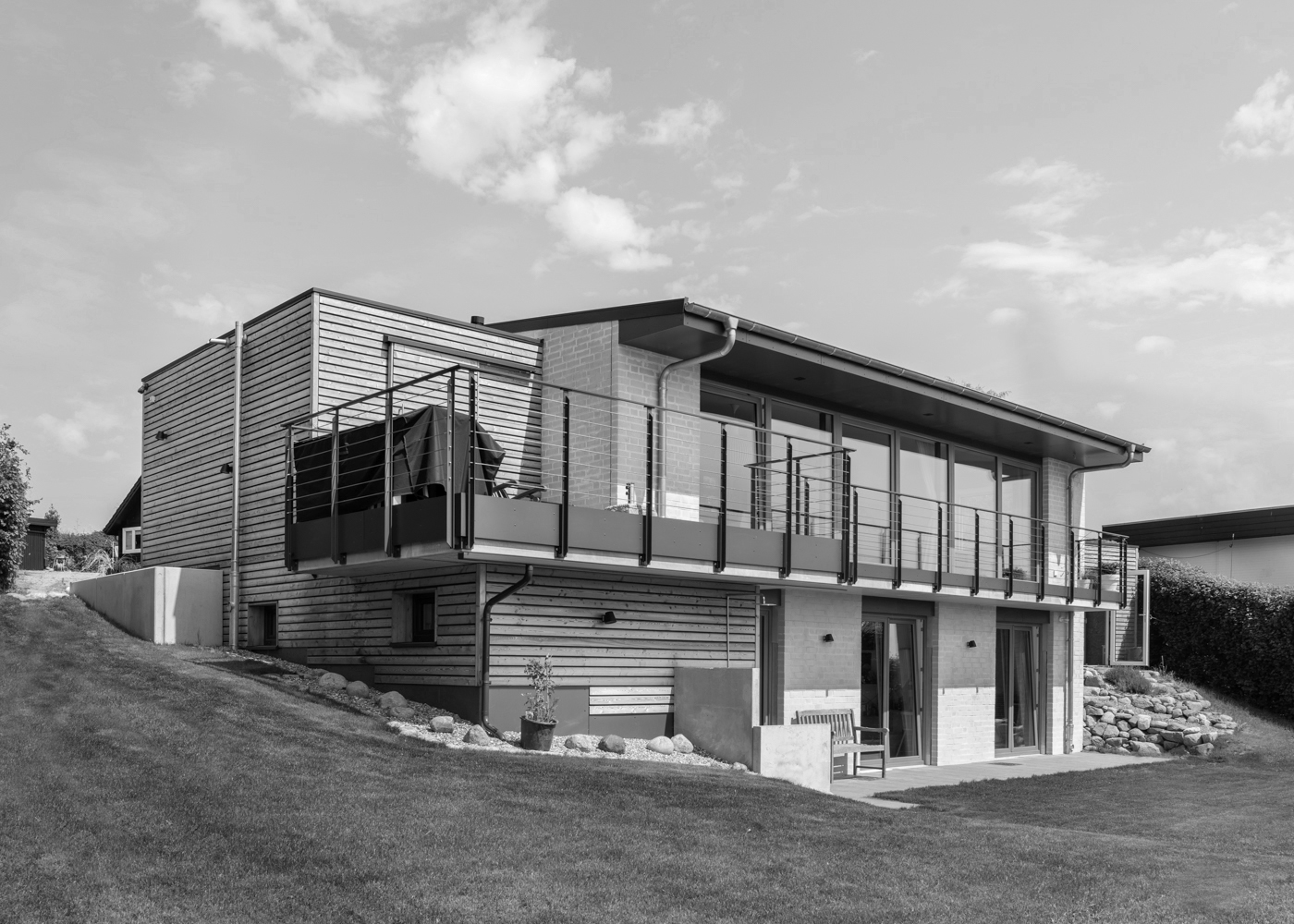 Schwarz-weiß Bild Ferienhaus an der Schlei in Brodersby