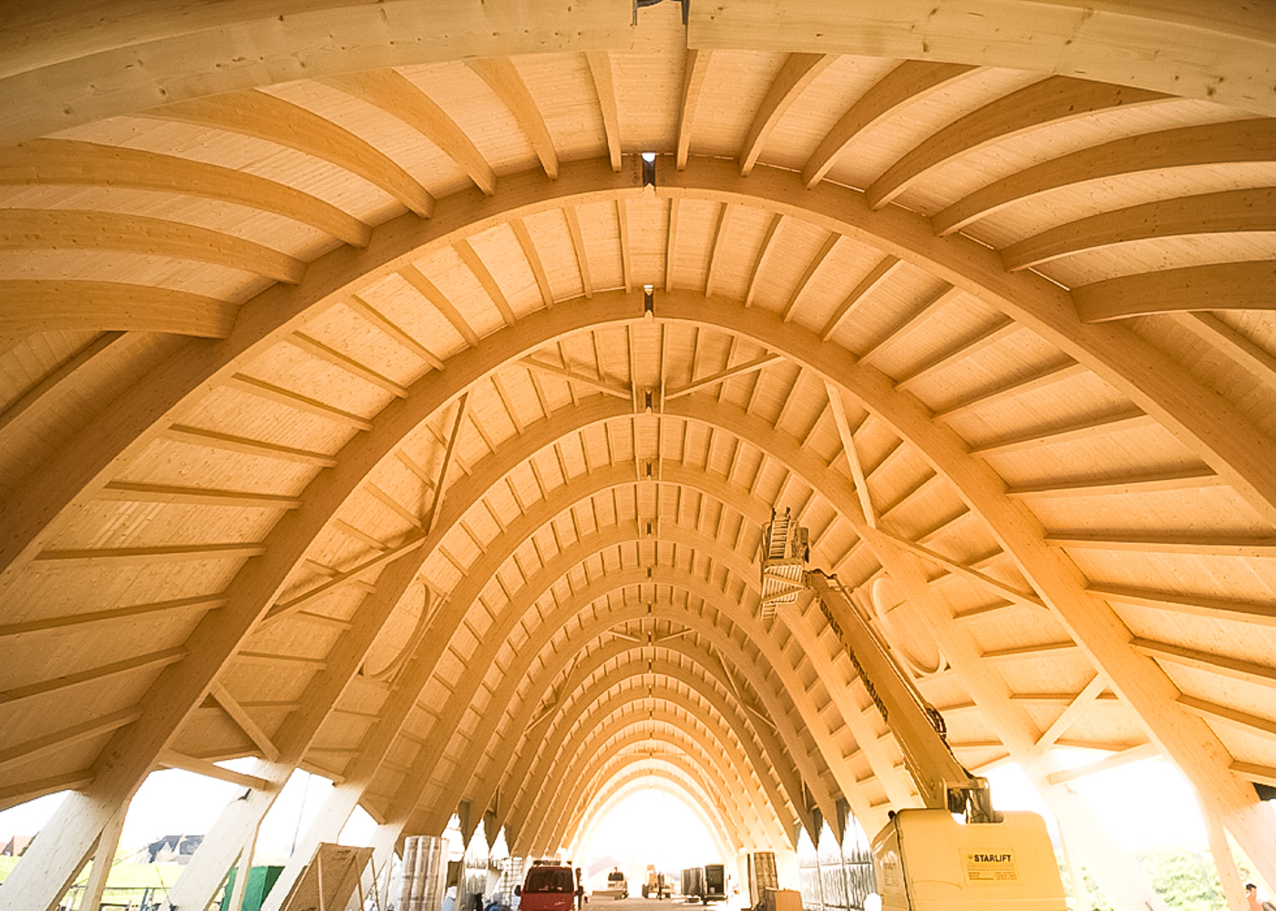 Holzkontruktion Indoorspielhalle Wal Willi in Friedrichskoog