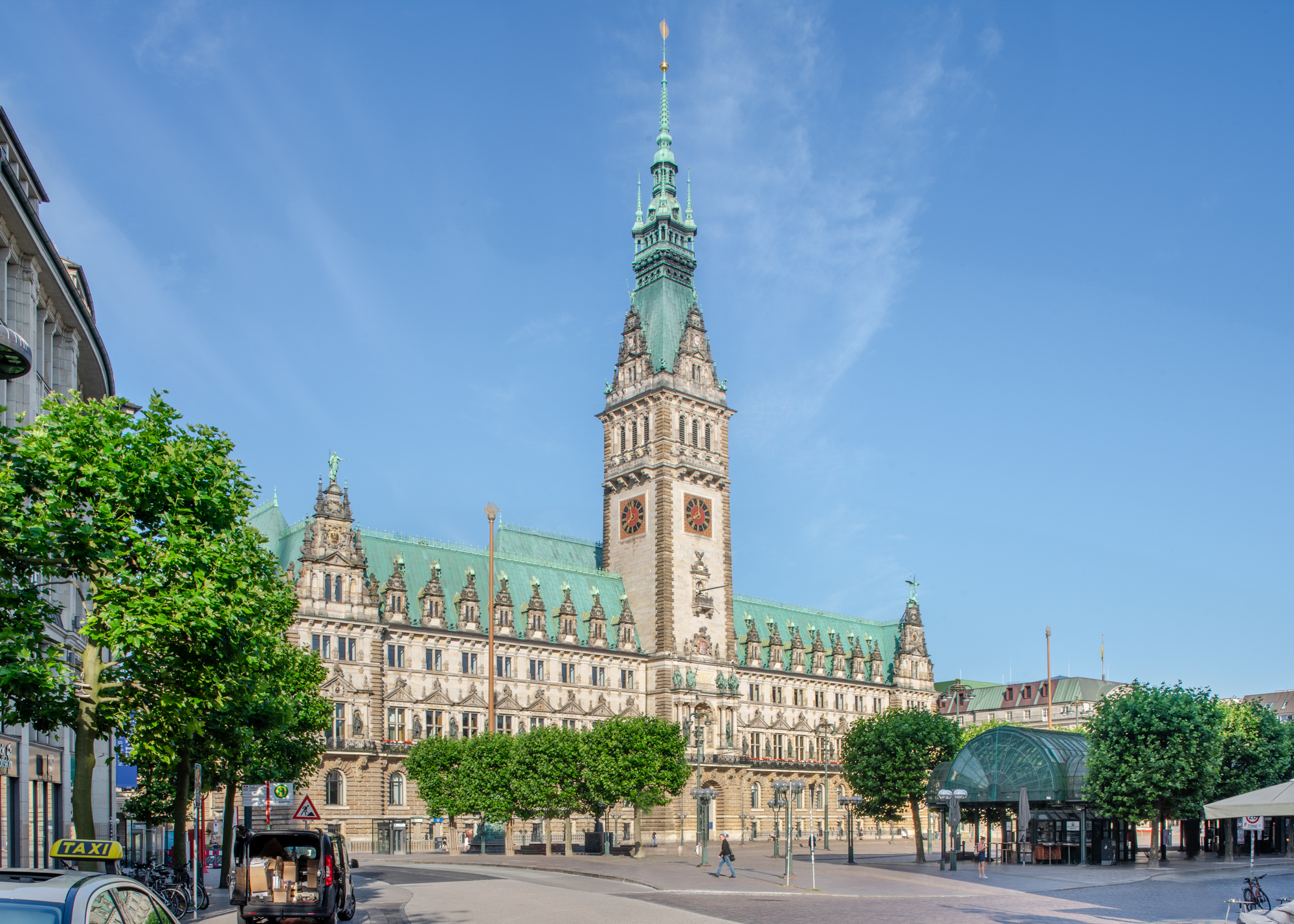 barrierefreies Rathaus Hamburg