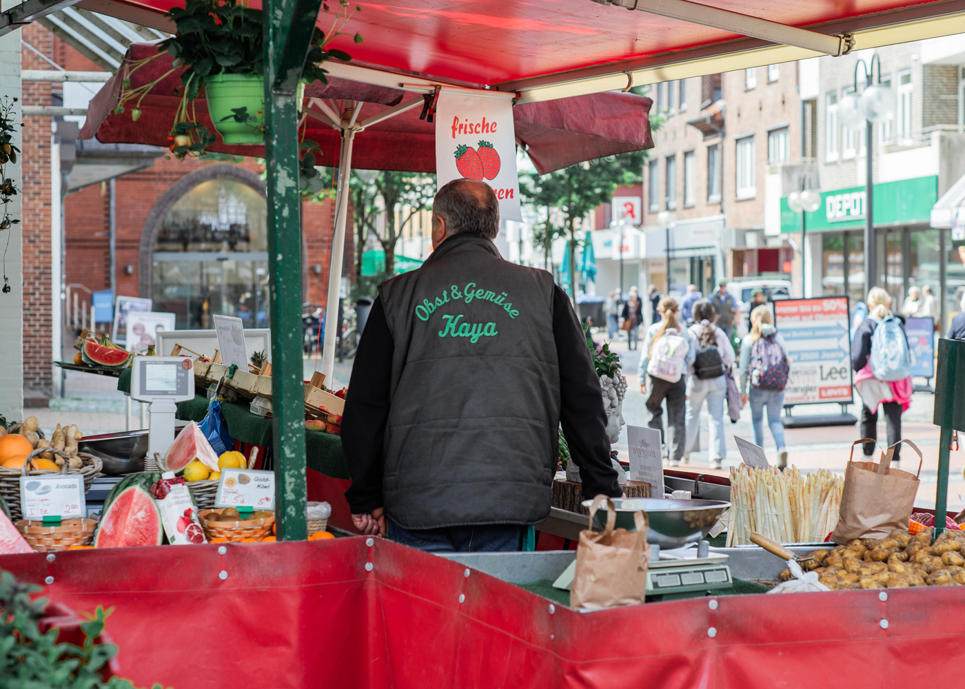 Obst- und Gemüsestand am Gänsemarkt, Eckernförde